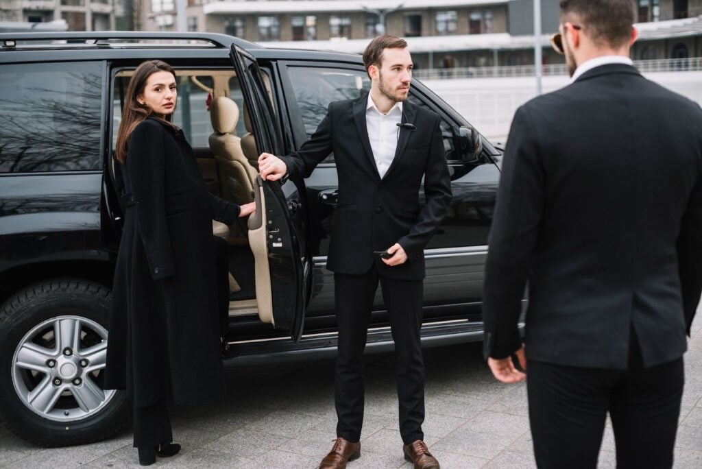What to Look for When Choosing a Professional Chauffeur Service

